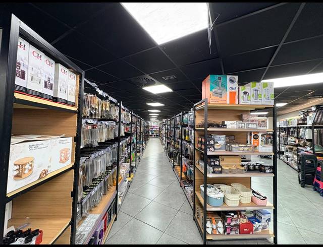 2,195M² RETAIL TO LET IN FOURWAYS